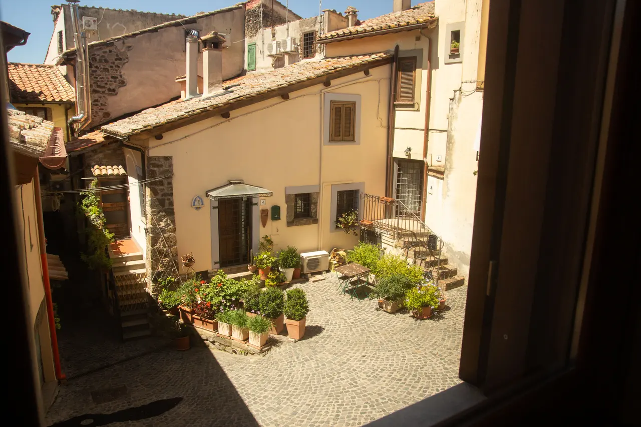 Il fascino del centro storico, proprio sotto casa.
